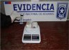 Mujer argentina trató de ocultar paquete de droga usando a su hijo